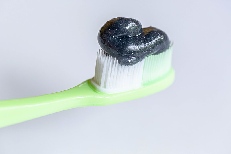 Aktivni ugalj pasta za zube